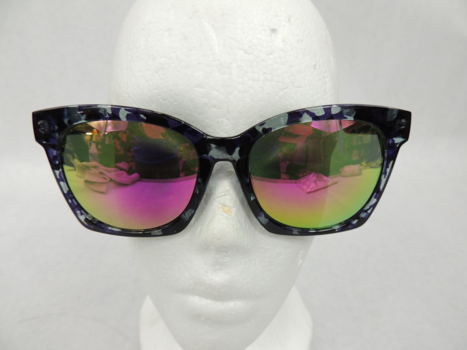 Purple mirrored lens sunglasses with black frames ES16028-image