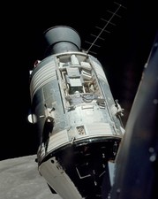 APOLLO 17 SCIENTIFIC INSTRUMENT MODULE BAY IN LUNAR ORBIT - 8X10 PHOTO BB-073