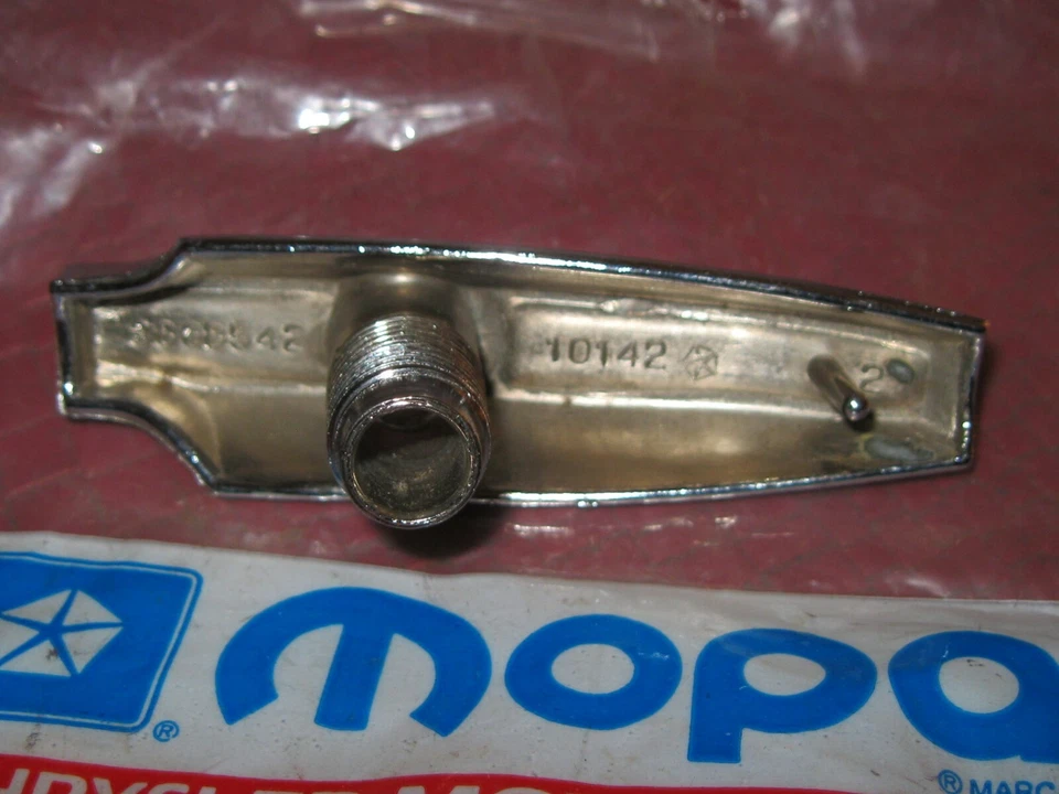 Nuevo de Lote Antiguo 1977-1978 Dodge Monaco, Plymouth Fury capó ornamento base Foto 3 de 3