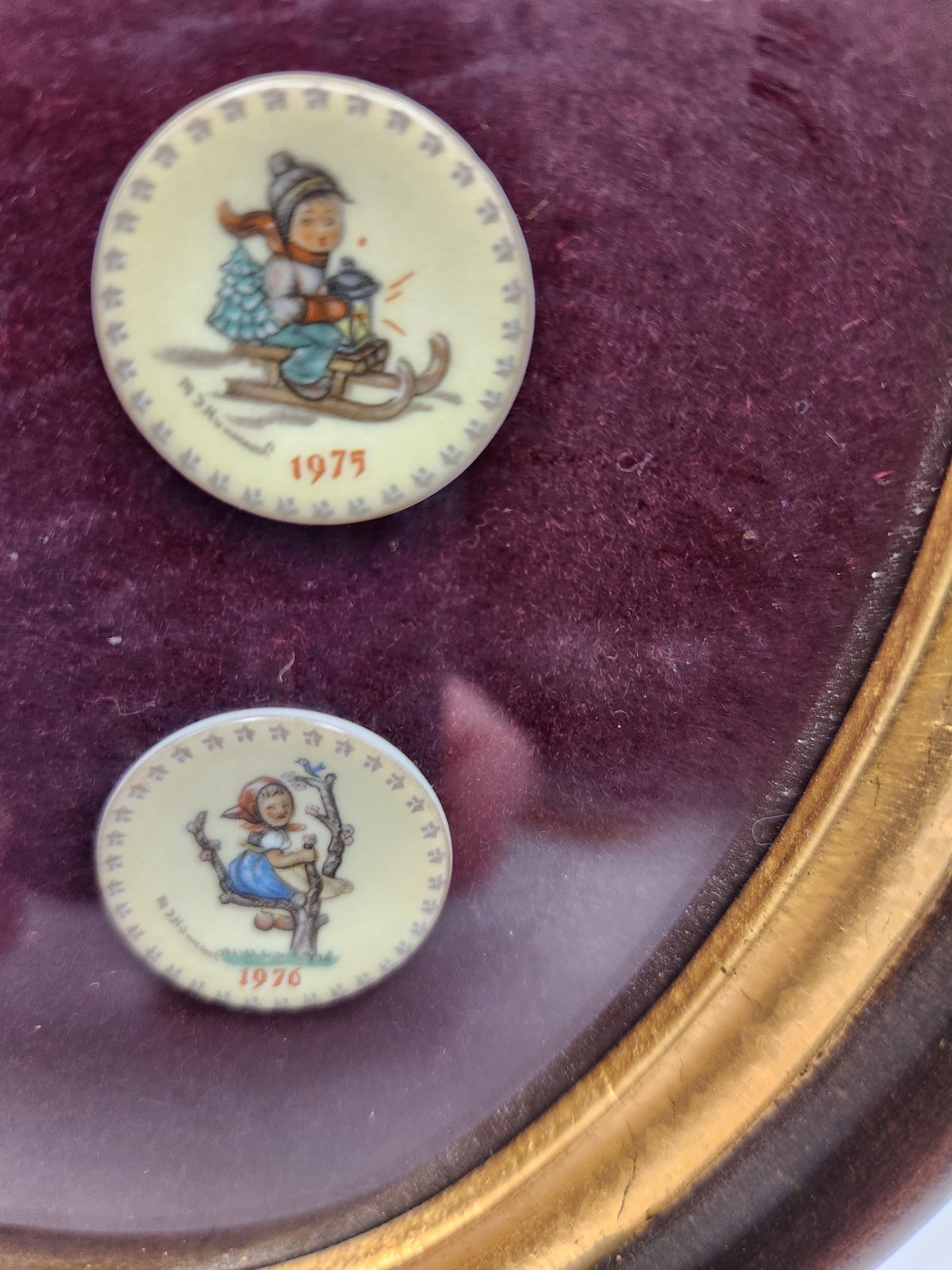 Goebel Hummel Mini Annual Plate Medallion Set 1971-1976 in Frame /West Germany