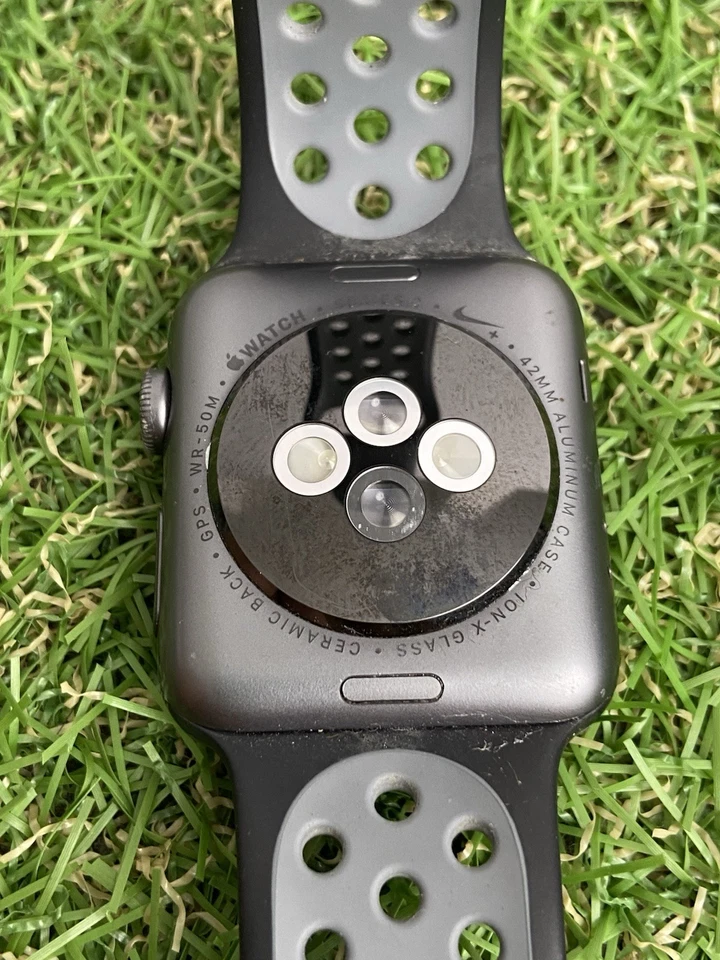 Apple Watch Series 2 Nike+, Ceramic Black, 42mm Aluminium Case (A300) - Image 3 of 3