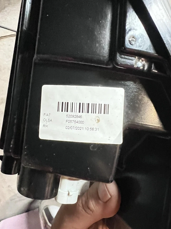 Conjunto de faros antiniebla Fiat 500x Mopar 68438799AA/68439771AA 2016-22 como nuevo Foto 4 de 4