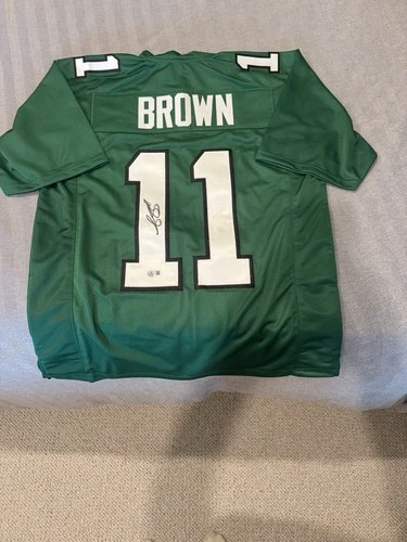 Philadelphia Eagles Brown #11 Signed Jersey Beckett Authenticated Football