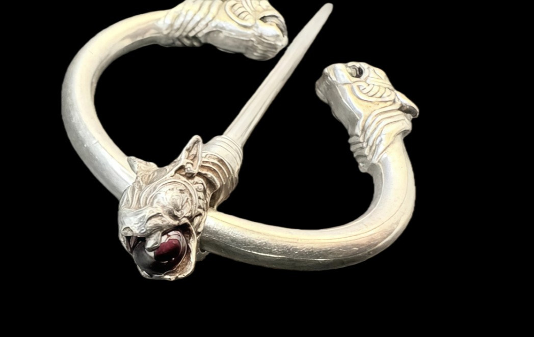 Solid Sterling Silver Lion Penannular Garnet Ston… - image 6