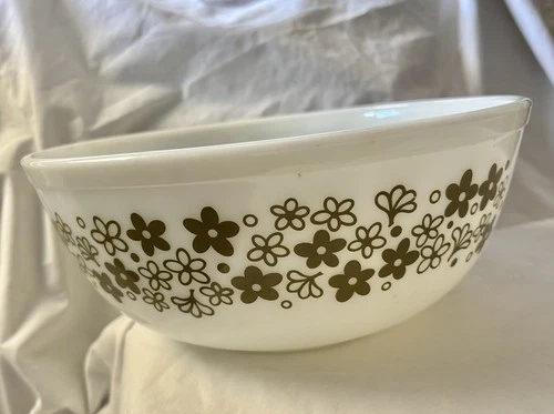 Vintage PYREX Spring Blossom Crazy Daisy #404 /4 Qt Nesting Bowl Gently Used