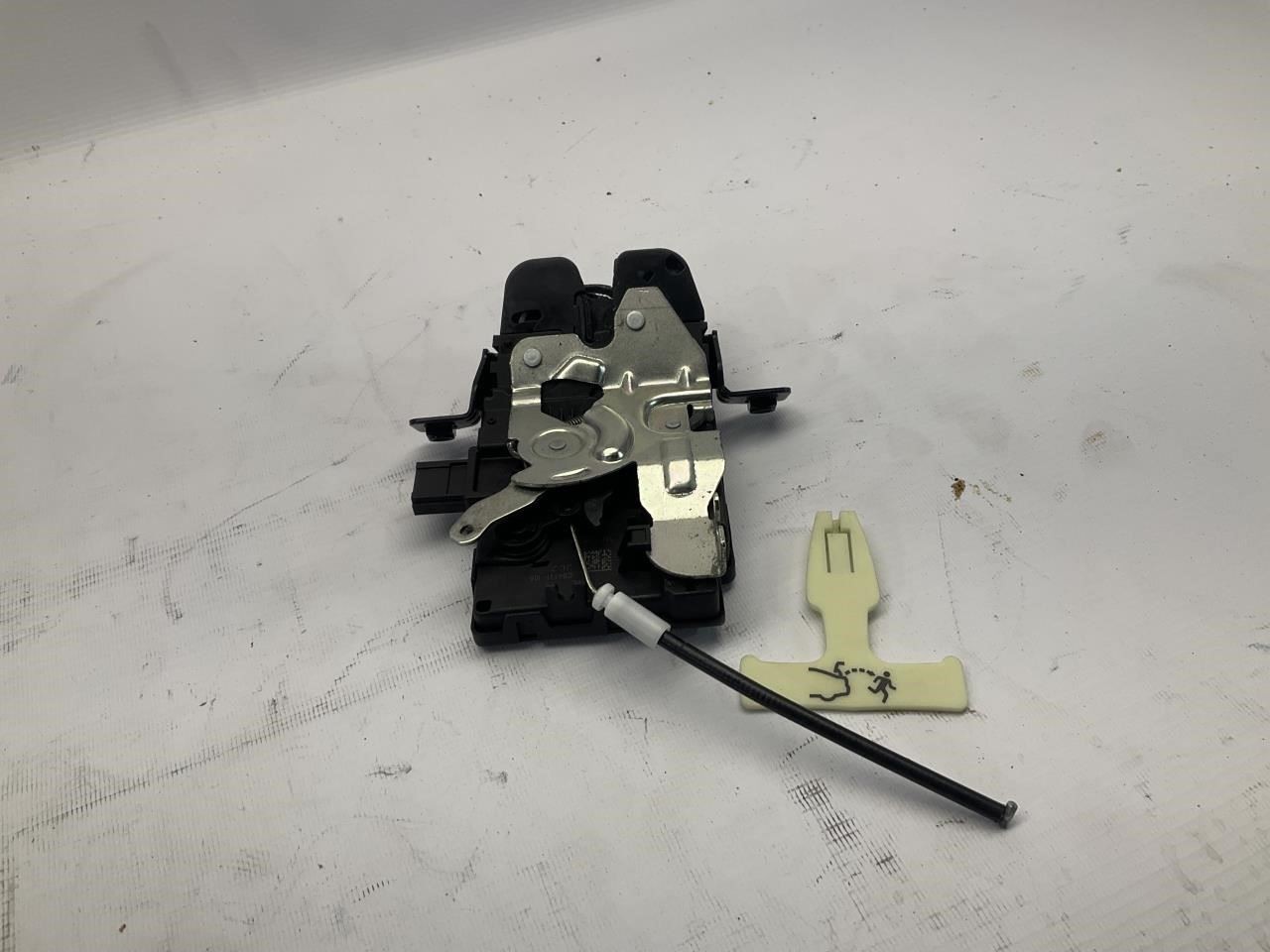 14-24 Maserati Ghibli Quattroporte Rear Trunk Lid Lock Latch Actuator Q
