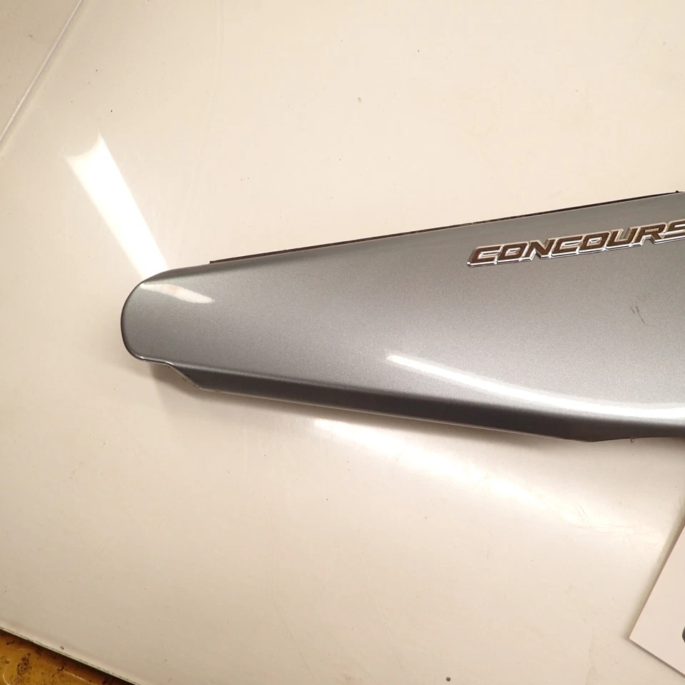 08 09 10 Carenado trasero izquierdo Kawasaki Concours 14 ZG1400 Foto 2 de 4