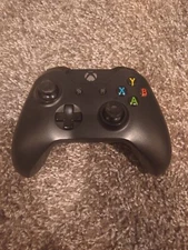 Xbox One Controller Model 1697 (black) - all buttons work except left bumper