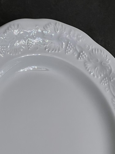 Vintage Pillivuyt France White Dinner Plates - Set of 3 Le Vigne Grapevine - Picture 11 of 15