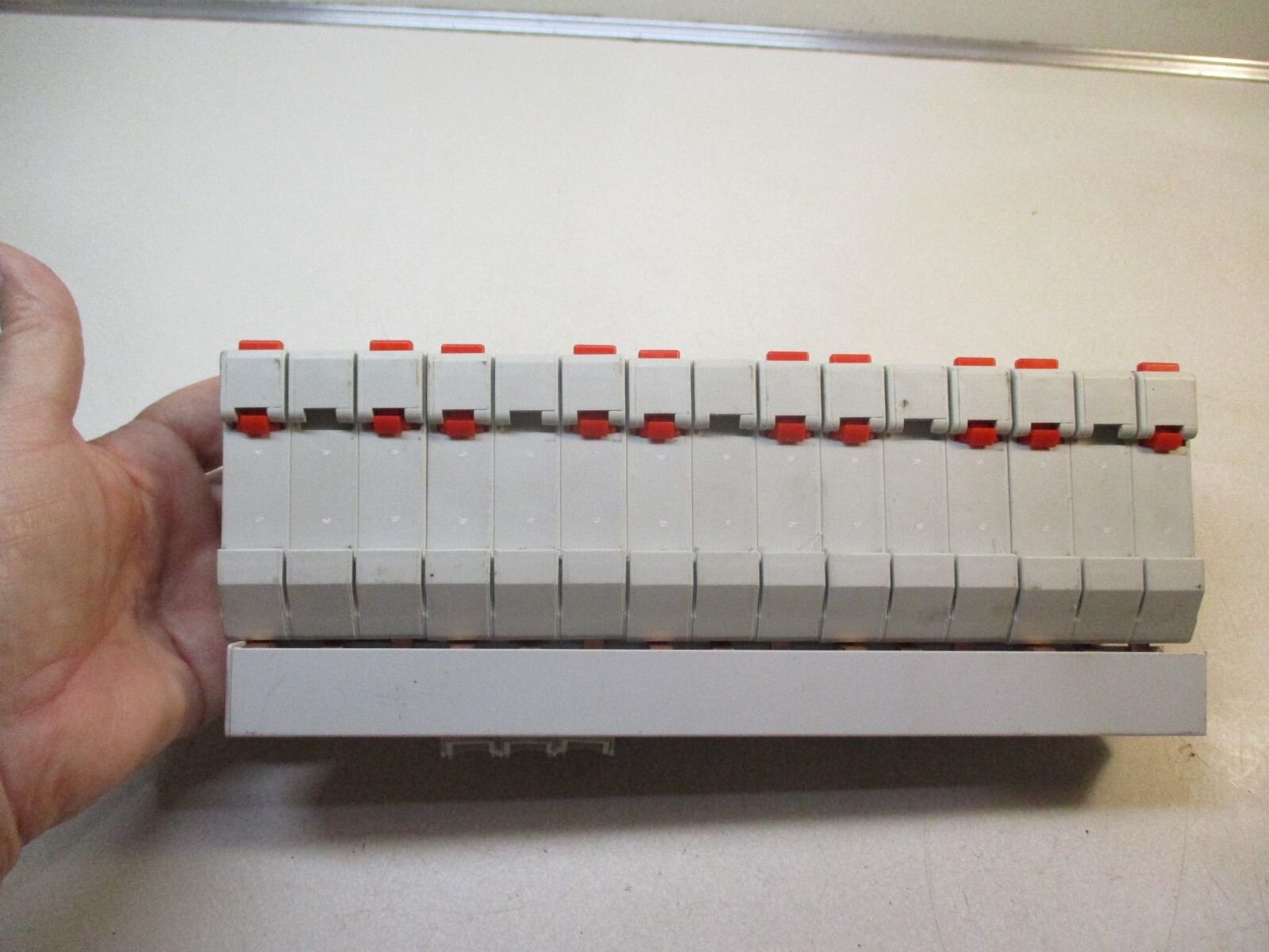 LittelFuse POWR-SAFE 600V 30A FUSE HOLDER TERMINAL W/BAR