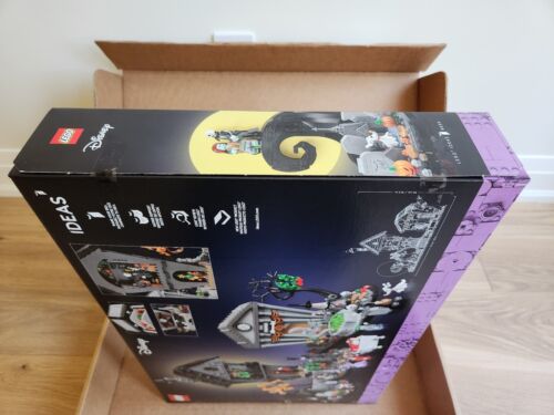 Lego Disney Tim Burtons The Nightmare Before Christmas 21351 in der Hand Neu - Bild 4 von 5