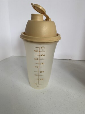 Vintage Tupprware Quick Shaker Mixer Bottle 16 Ounces 