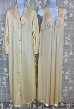 Lovely Vintage Vanity Fair Maxi Peignoir Set Nightgown  Robe Medium