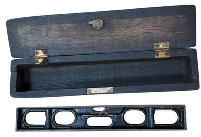 Vintage Athol Machine Co. 12'' 3 Bubble Cast Iron Level in Wooden Hinged Box Rare