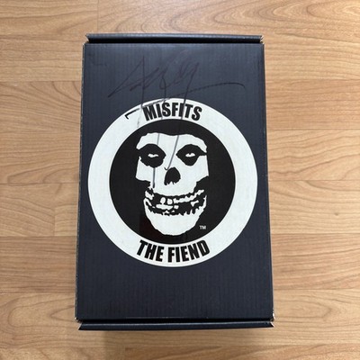Misfits The Fiend Medicom 2002 Cro-Magnon Pass-Guard Vinyl Figure w/ Box signed