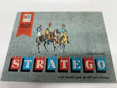 Milton Bradley Stratego Fine Edition Board Game Complete Set 2 Players 10+ 1961