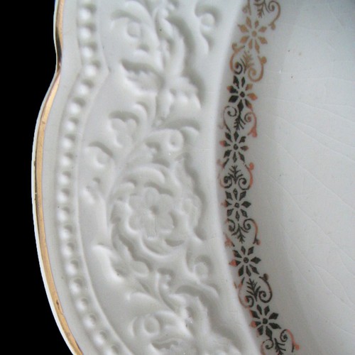 Edwin M Knowles China Co 6" Platillos Floral Repujado Dorado 8 Disponibles - Imagen 4 de 8