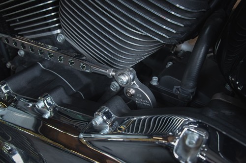Hoprousa M8 Ez Shift Neutral Gear Assist for HD M8 model Touring Softail (Sliver - Picture 2 of 7