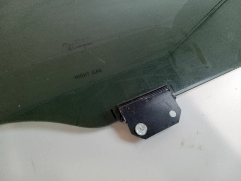 Chrysler Town Country 2008 puerta trasera derecha vidrio privacidad tinte Foto 2 de 4