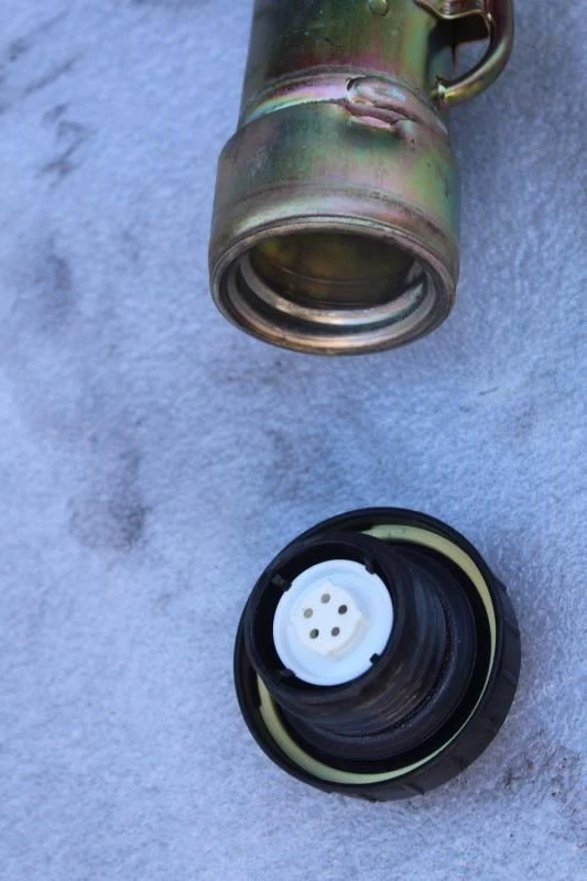 1997 1998 1999 2000 LEXUS SC400 FUEL FILLER NECK PIPE Foto 3 de 4