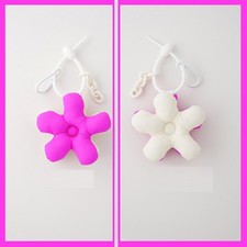 Fashionable Double Sided Flower Keychain for For women Plush Bag Accessory