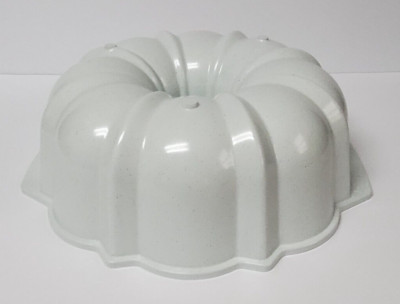 Nordic Ware Bundt Pan White 10 Inch Microwave Use Vintage Tube Pan
