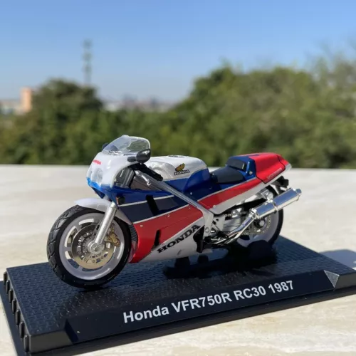 1:24 Scale Honda VFR750R RC30 1987 Motorcycle Diecast Metal& Plastic Model - Picture 2 of 6