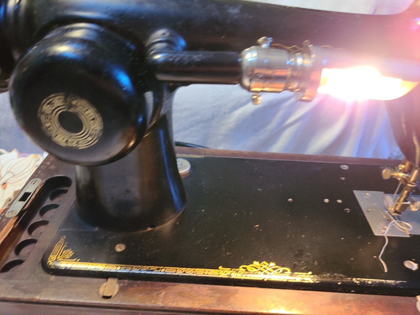 1927 SINGER 101? Knee Lever SEWING MACHINE ALUMINUM, Works, Bar Instead