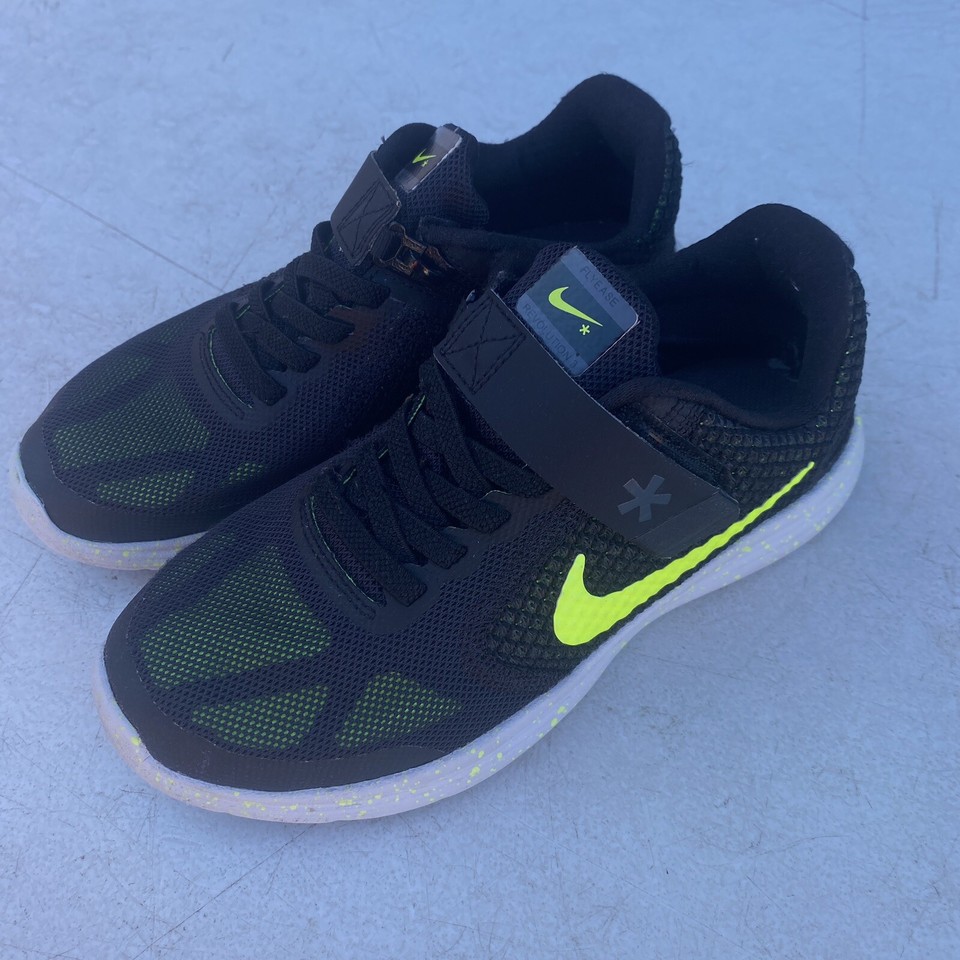 Nike Revolution 3 FlyEase Running Shoes Youth Sz 13C Black Sneakers