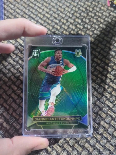 2024-25 Panini Totally Certified - Giannis Antetokounmpo #3 Emerald Mirror /5