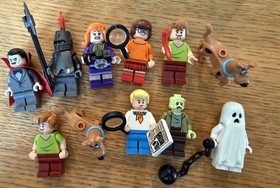 Lego Scooby-Doo Mystery Mansion 75904 and Mystery Machine 75902 - Complete!