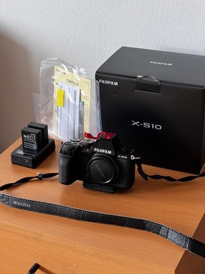 Fujifilm X-S10 26,1MP Spiegellose Systemkamera - Schwarz  