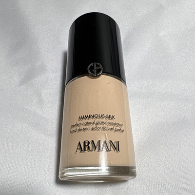ARMANI Luminous Silk Foundation Shade 1 Luminous Silk Model 1 fl oz