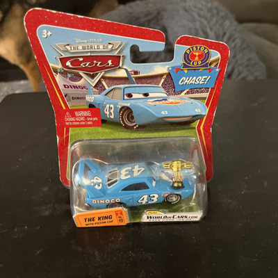 Disney Pixar World Of Cars Chase The King With Position Cup #101 Die-Cast Car