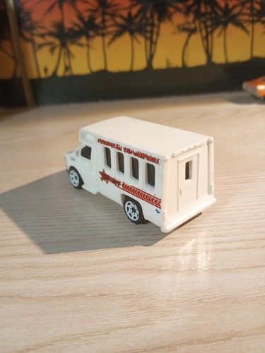 Matchbox Chevy Transport Bus 1:50 Die Cast Thailand Sheriff White - Picture 9 of 24