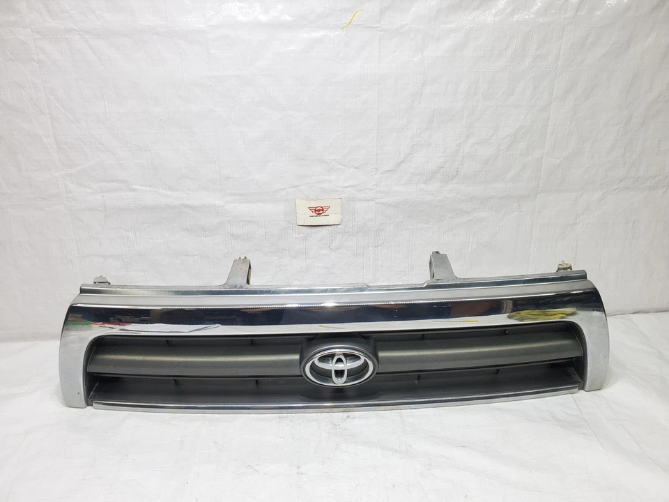 1996-1998 Toyota 4Runner Front Upper Grille Radiator Bumper 4WD OEM 53111-35340 - Imagem 2 de 4