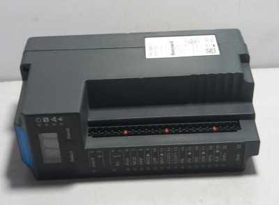 Honeywell R8001B2001 Burner Control Module / CE-51CR4716 / Ver 03.10.14098.02
