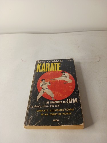 Oyama's Karate as Practiced In Japan by Bobby Lowe MMPB (1976) - Imagen 3 de 18