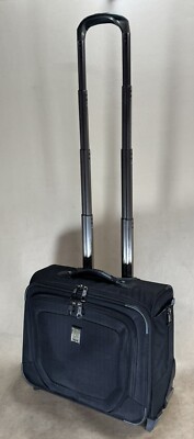 週末値下げTravelpro Crew10 Rolling Tote Travelpro Crew 10 Black 16” Wheeled Carry on Rolling Tote