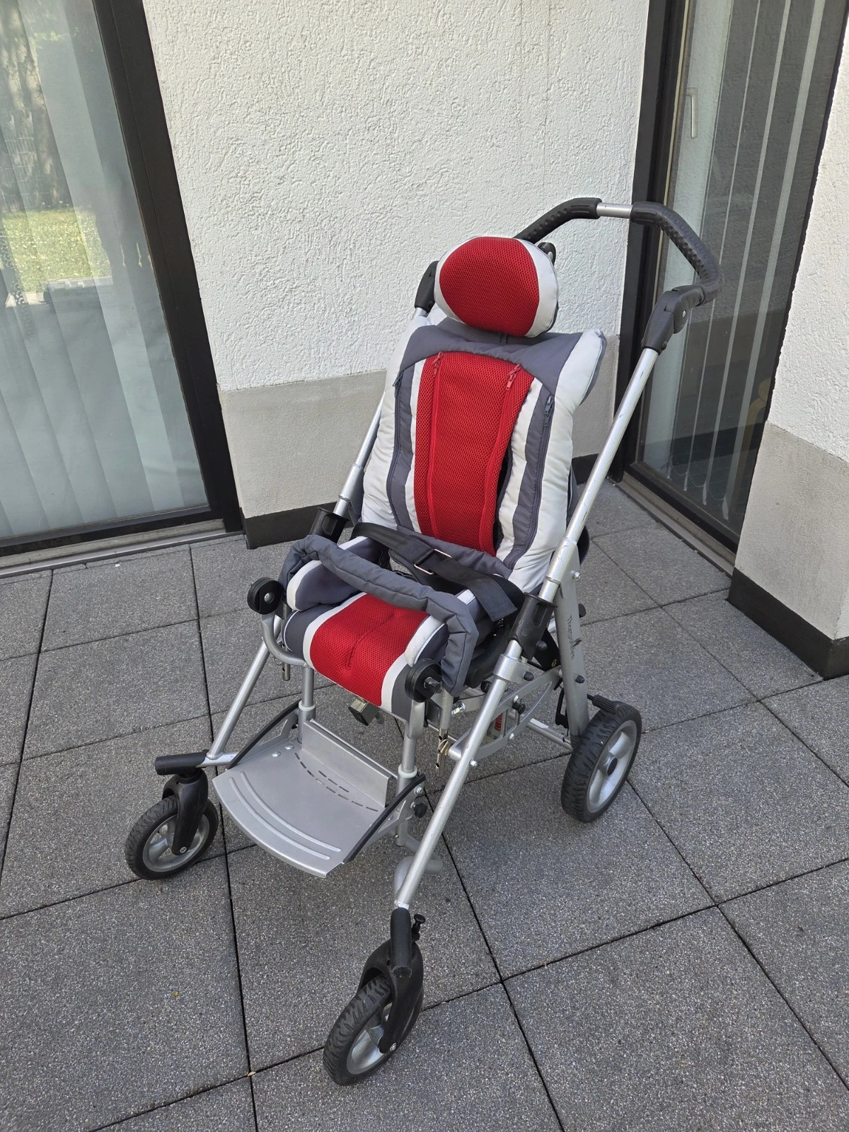 Thomas Aid Jazz EasyS with Twist Seat Unit Rehabilitation Buggy - Worldwide Shipping
Opens in a new 