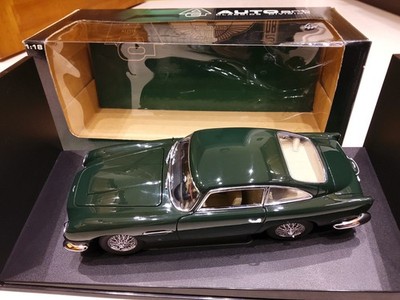 AUTOART CLASSIC DEVISION ASTON MARTIN DB5 GREEN SCALE 1:18  MINT CONDITION.