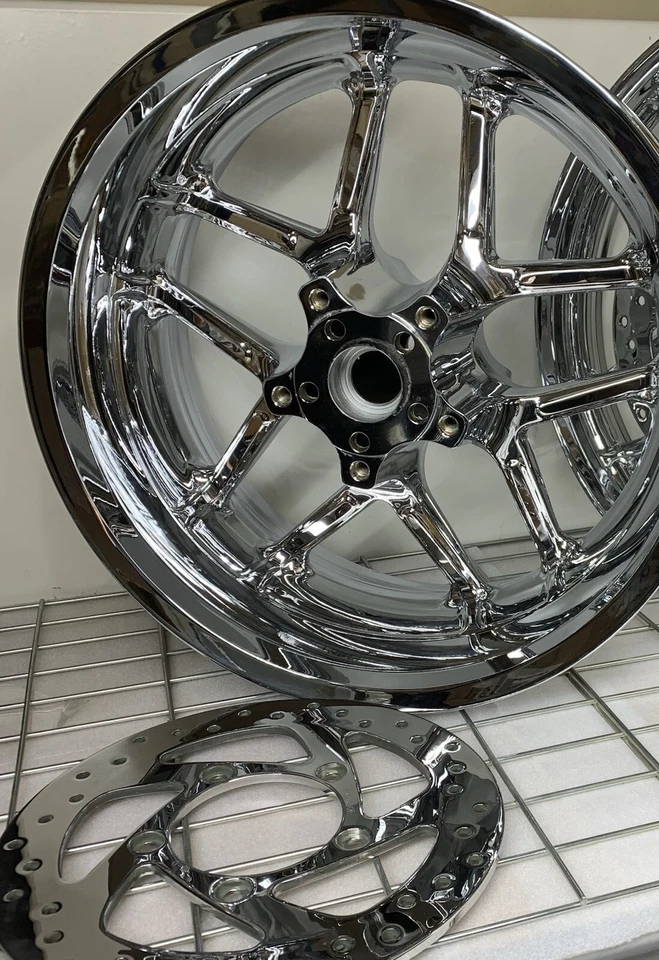 Rueda trasera Harley Chrome Anv Edition VRSCDX 43300086 NIGHT ROD 2012-17 directa Foto 4 de 4