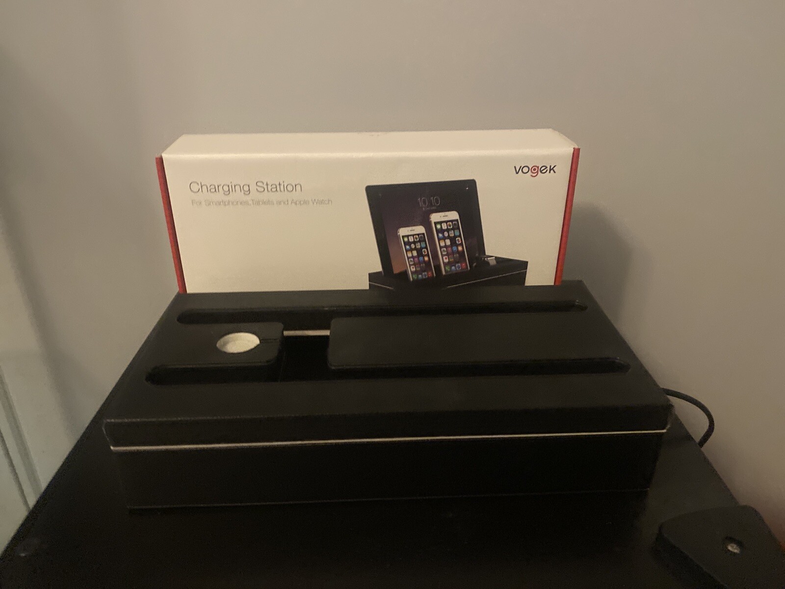 Vogek Charging Station for Smartphones Tablets and Apple Watch-image