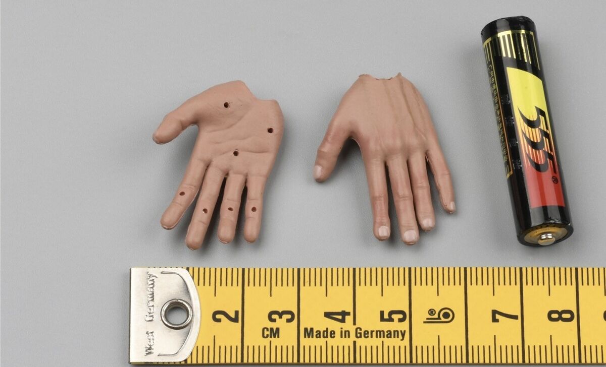 Hands for DID D80157 WWII German WH Infantry Unteroffizier Hands for DID D80157 WWII German WH Infantry Unteroffizier