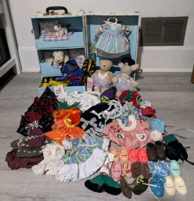 Huge Lot of Vintage Muffy Vanderbear Muffy's & Hoppy's Bunk Trunk w/ Outfits 
