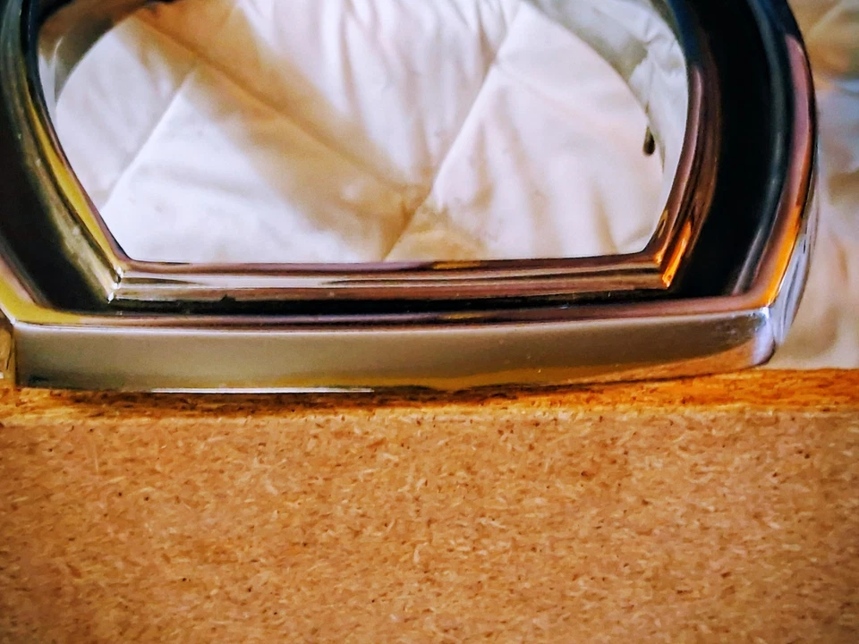 1965 福特 Galaxie 500 后尾灯边框 — 第 2/4 张图片