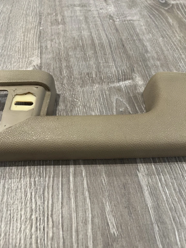 Chevrolet GMC 2007-2009 reposabrazos panel puerta beige/bronceado pasajero derecho Foto 3 de 4
