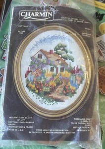  JanLynn Charmin "Cottage" #04-157 Cross Stitch with frame sealed USA made vtg