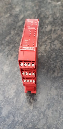 Schneider XPSMCMMX0802 Input/Output expansion MX0802 - Afbeelding 1 van 7