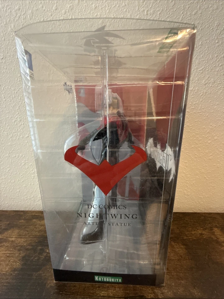 Kotobukiya - Nightwing ArtFX+ Estatua Escala 1/10 - DC Comics Batman Dick Grayson Foto 4 de 4